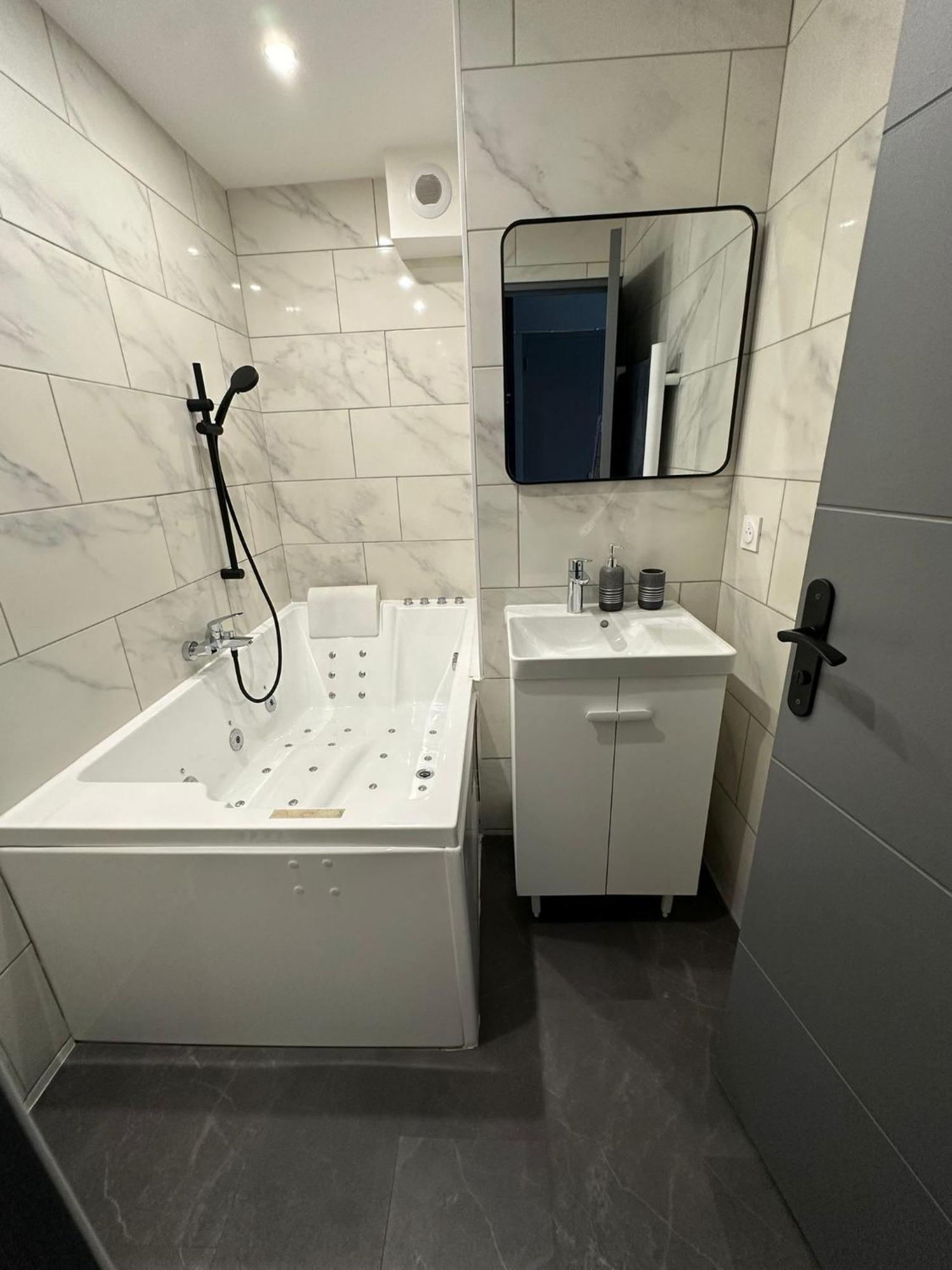 Studio Jaccuzzi A 2 Min Davignon Les Angles  외부 사진